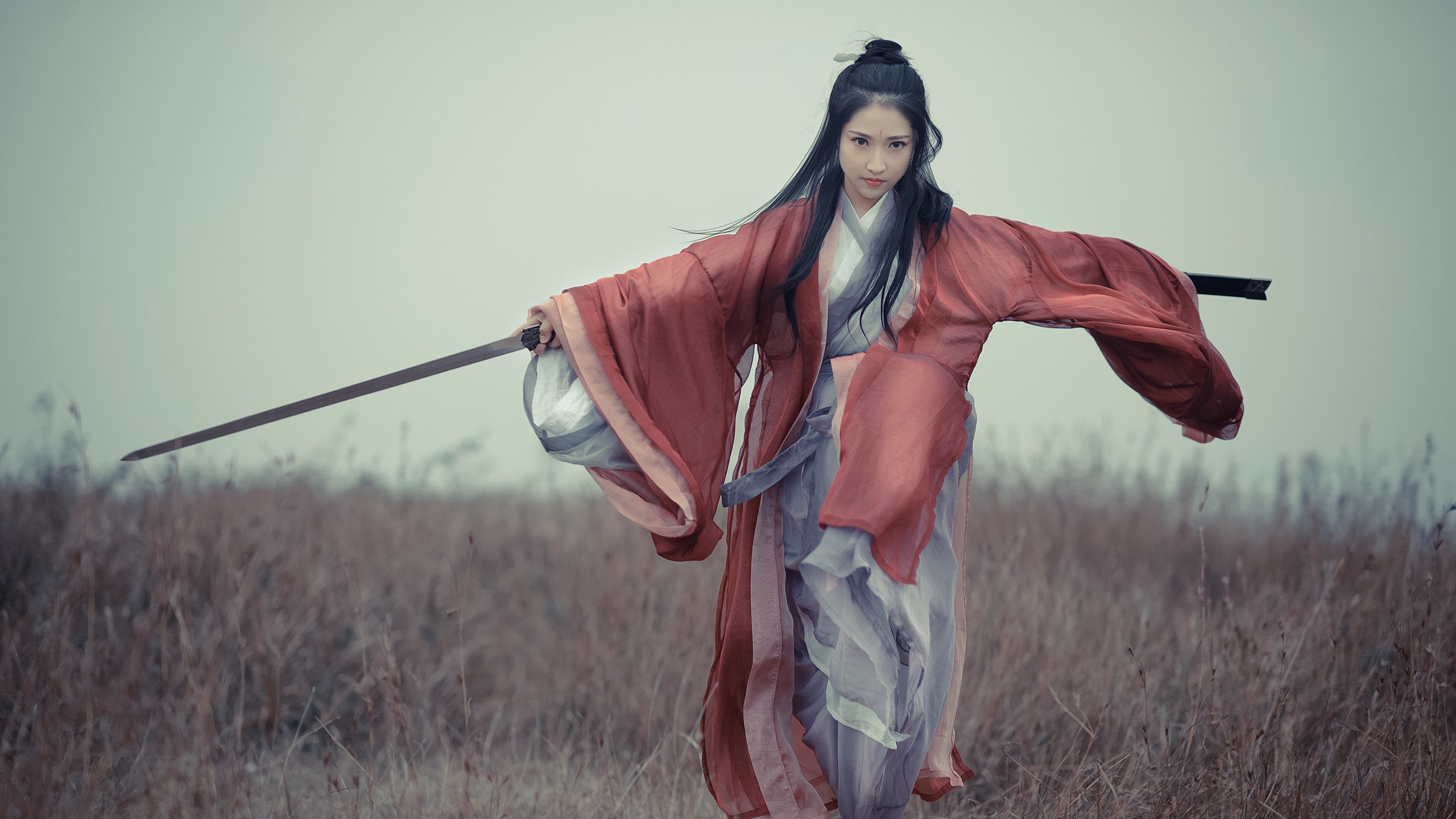 【视频解析】经典犯规事件中的规则应用与误判争议,犯规程度