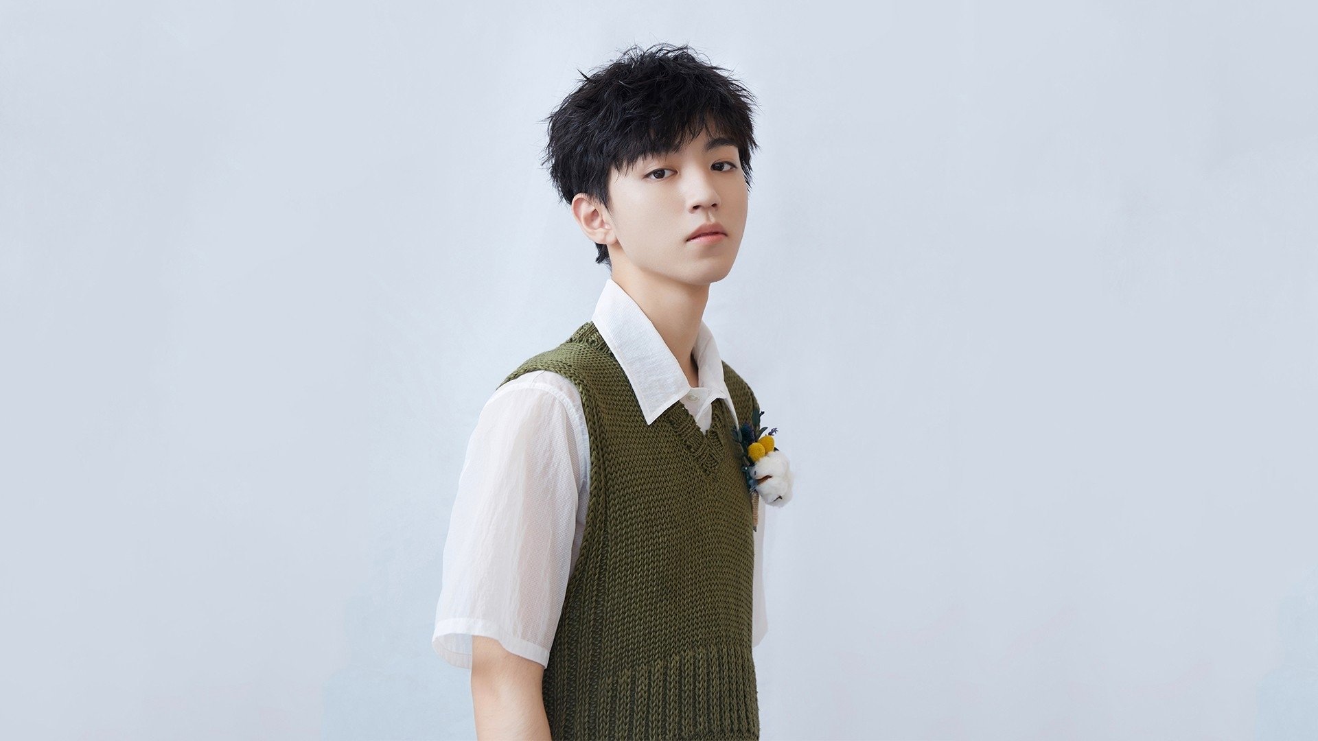 意大利骑手格里高利·瓦特莱特在2024年国际马术联合会障碍赛世界巡回赛中以“Maximus”马匹获得个人第五名,展现坚韧精神。