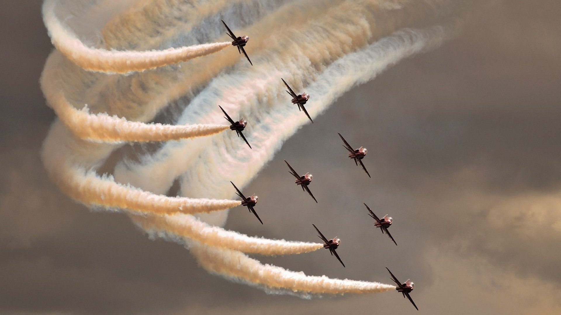 西班牙奥运队回国，球迷机场热烈接机，西班牙队奥运会名单